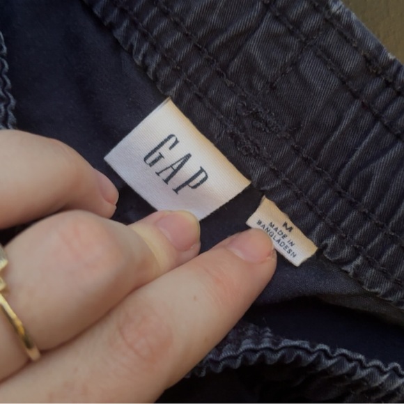 Gap Shorts - Picture 3 of 4